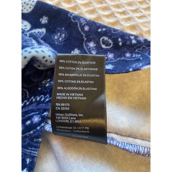 Urban Outfitters Navy Blue Bandana Strawberry Print Mini Skirt Med Cottagecore - Picture 12 of 13